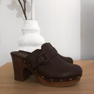 MIA VINTAGE CLOGS